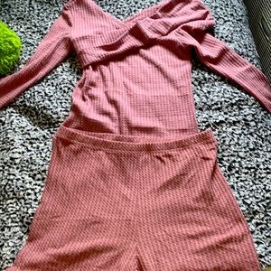 Outfit no tags but never worn pretty but not my style